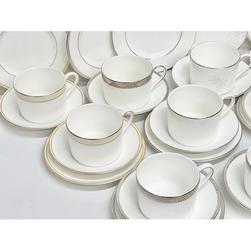 401 - 27 pieces of Vera Wang Wedgwood. 11 Vera Wang ‘Vera Lace’ pieces. 6 Vera Wang ‘Champagne Duchesse’ p... 