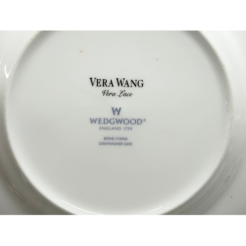 401 - 27 pieces of Vera Wang Wedgwood. 11 Vera Wang ‘Vera Lace’ pieces. 6 Vera Wang ‘Champagne Duchesse’ p... 