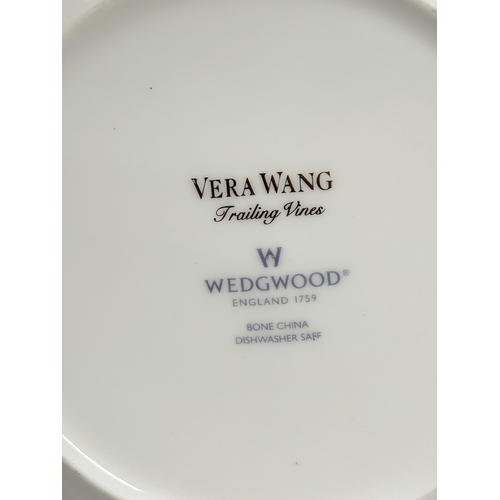 401 - 27 pieces of Vera Wang Wedgwood. 11 Vera Wang ‘Vera Lace’ pieces. 6 Vera Wang ‘Champagne Duchesse’ p... 