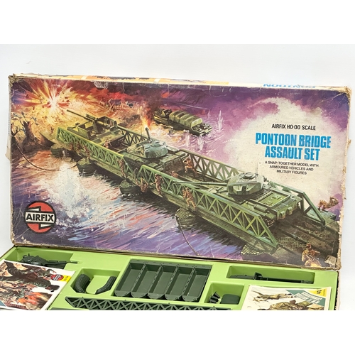 435 - A 1970’s Airfix Pontoon Bridge Assault Set.