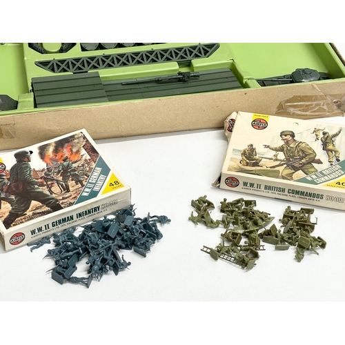 435 - A 1970’s Airfix Pontoon Bridge Assault Set.