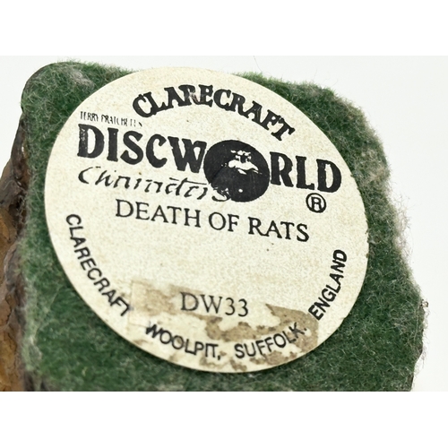 434 - A collection of Clarecraft Discworld figures. Discworld Detritus. Discworld You Bastard. Discworld A... 