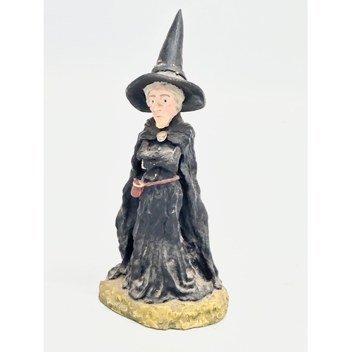 433 - 2 Clarecraft Discworld figures. Discworld Granny Weatherwax. Discworld Rincewind.