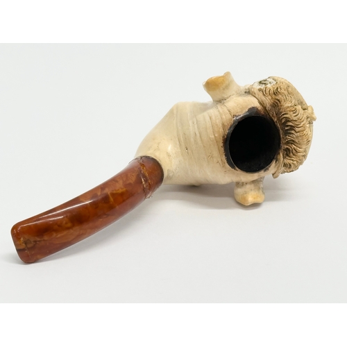 26 - A Late 19th Century meerschaum smokers pipe with original case. 15cm