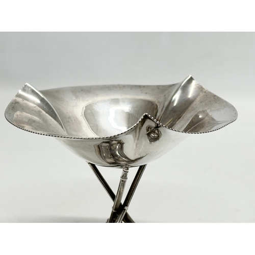 38 - A pair of Early 20th Century John Collyer & Co silver plated tazza’s. H.G. Bell, Salisbury. Raised o... 