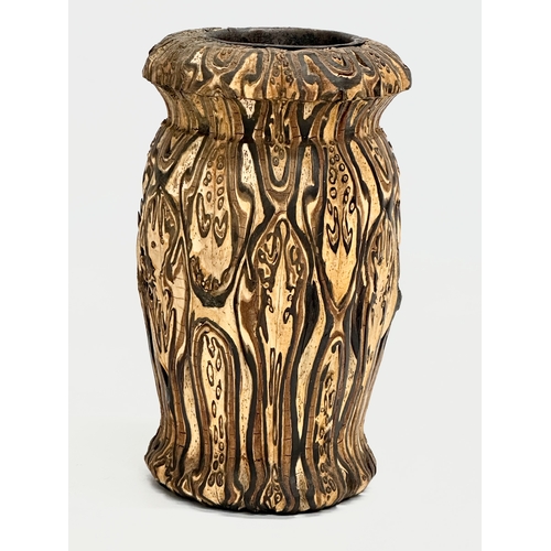 186 - A New Zealand ‘Ponga Craft’ vase. 18cm