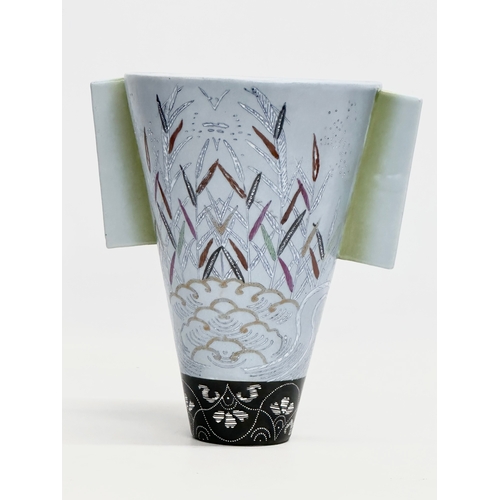 28 - A Late 20th Century Fabienne Jouvin vase. Paris. Fasrique En Chine. 20x15x20.5cm