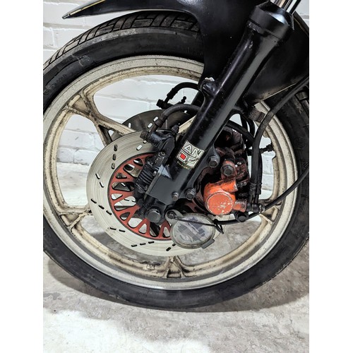 25 - A Suzuki GS650 Katana 1981 with Documents