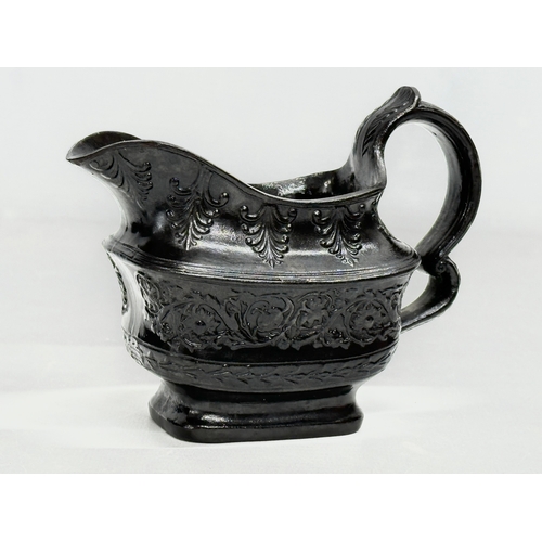 32 - 5 pieces of Late 18th/Early 19th Century English black basalt pottery. Sugar bowl with lid 14x11x12c... 