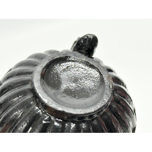 32 - 5 pieces of Late 18th/Early 19th Century English black basalt pottery. Sugar bowl with lid 14x11x12c... 