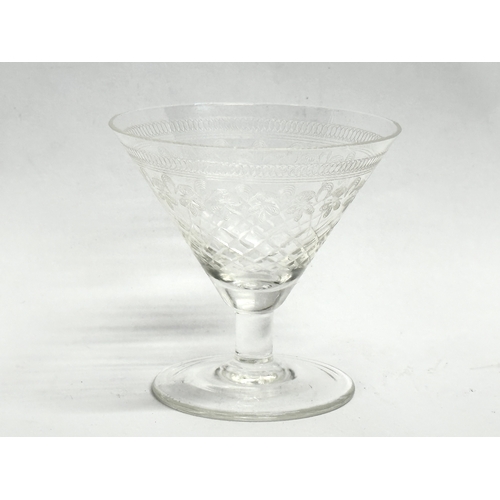 164 - A set of 4 Edwardian low stem etched liquor glasses. 7x6.5cm