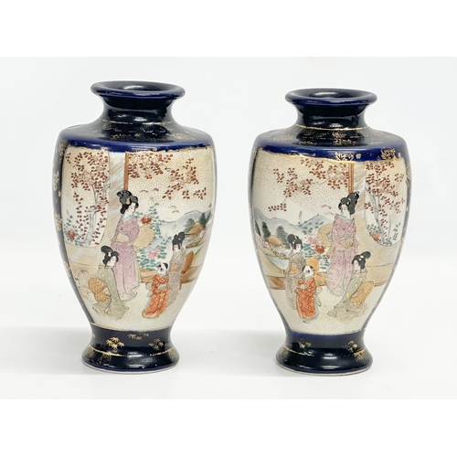 227 - 2 pairs of Early 20th Century Japanese vases. Signed by Kusube for Satsuma. Circa 1900. 13x25cm