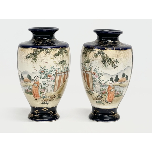 227 - 2 pairs of Early 20th Century Japanese vases. Signed by Kusube for Satsuma. Circa 1900. 13x25cm