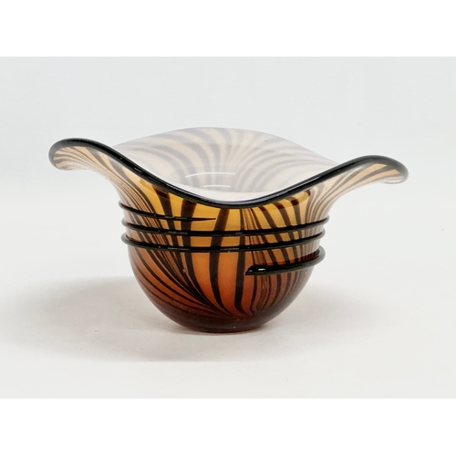 430 - An Italian art glass bowl. 18x18x9.5cm