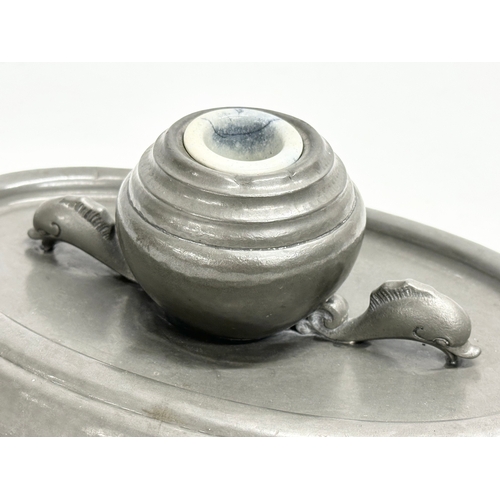 262 - A Late 19th/Early 20th Century German pewter inkstand/inkwell by Gerotin. Circa 1900. 30x21x7cm