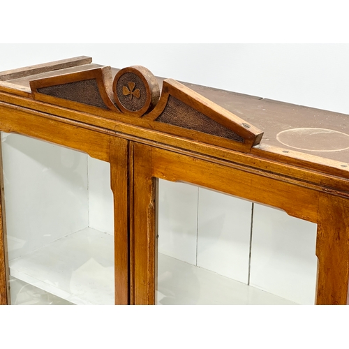 314 - A Late 19th Century tabletop display cabinet. 69x26x73cm