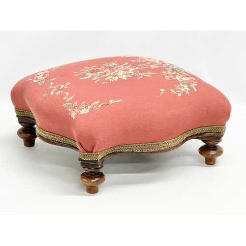 319 - A Victorian tapestry top footstool. 38x37x17cm