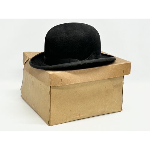 376 - A vintage bowler hat with original box. Best Manufacturer.