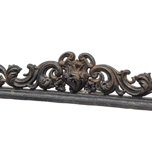 330 - A Victorian cast iron fender. 141x29x25cm