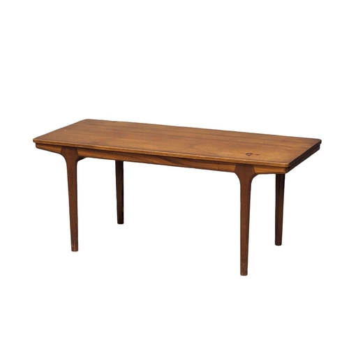 844 - A McIntosh Mid Century teak extending coffee table. Extended, 150x48.5x46cm. Not extended 107x48.5x4... 