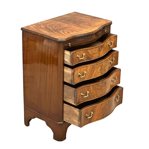 1252 - An Early 20th Century Chippendale Revival mahogany bachelors chest of drawers. 62x45x82cm