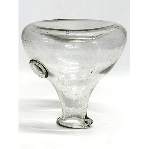 103 - A large Early 19th Century hand blown carafe decanter. Circa 1800. 20x20cm