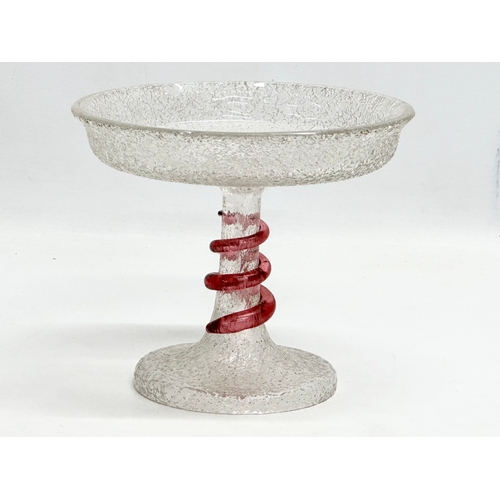 104 - A large 19th Century Harrach glass comport with cranberry snake column. Circa 1850-1880. 18x15cm