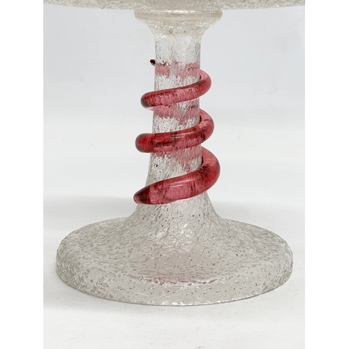 104 - A large 19th Century Harrach glass comport with cranberry snake column. Circa 1850-1880. 18x15cm