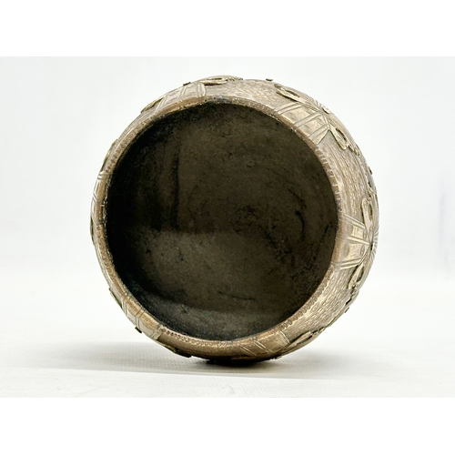 125 - An Early 19th Century Sherpai Suri bowl. 10.5x9.5cm