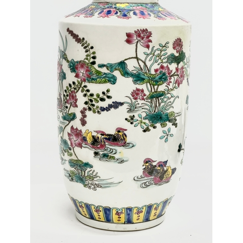 140 - A large Late 19th/Early 20th Century Chinese Kangxi style famille rose vase. 6 character mark. 43cm