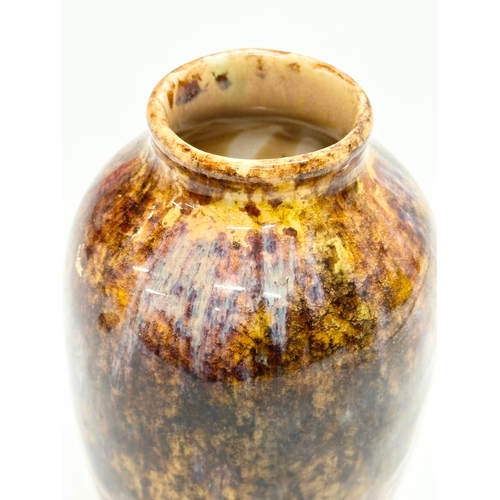 417 - A small Early 20th Century Ruskin style glazed pot. 10.5cm