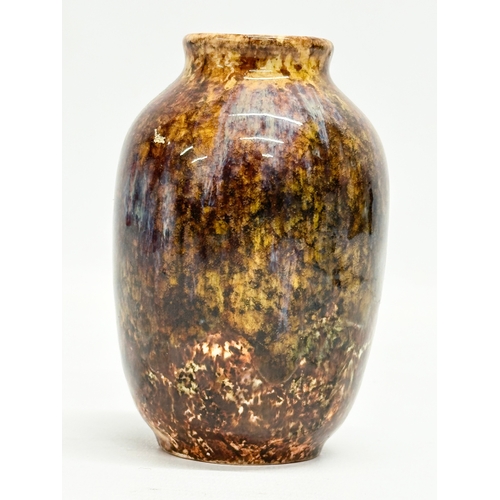 417 - A small Early 20th Century Ruskin style glazed pot. 10.5cm