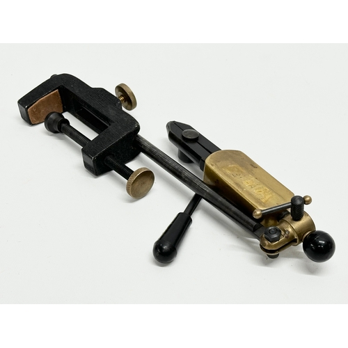 422 - A fly tying clamp. 28cm