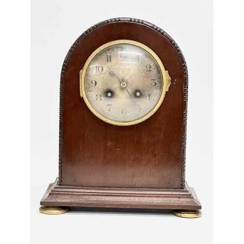 153 - A Japy Freres mantle clock. 19th Century. With pendulum. 22x12x27cm