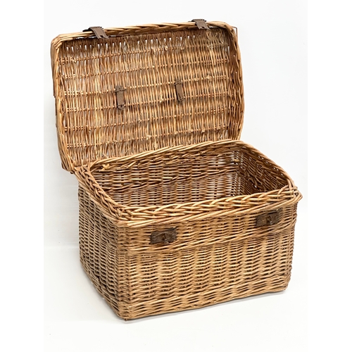 255 - A 1930’s wicker basket. 41x29x27cm