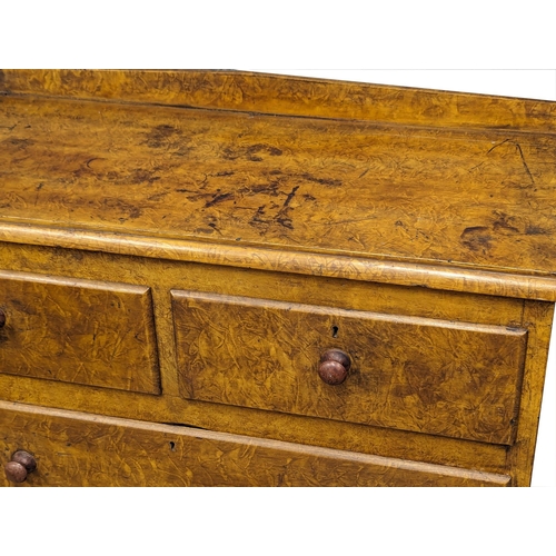 1039 - A Victorian pine chest of drawers with original scumble paintwork. 99x47.5x104cm