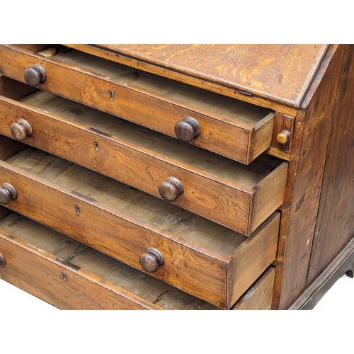 856 - A George III oak writing bureau, circa 1790-1800. 89x54x107cm