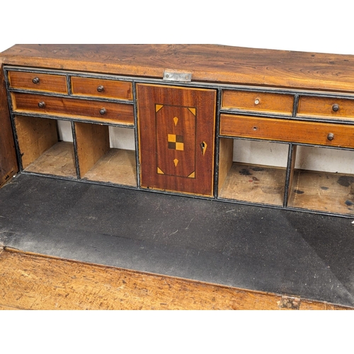 856 - A George III oak writing bureau, circa 1790-1800. 89x54x107cm