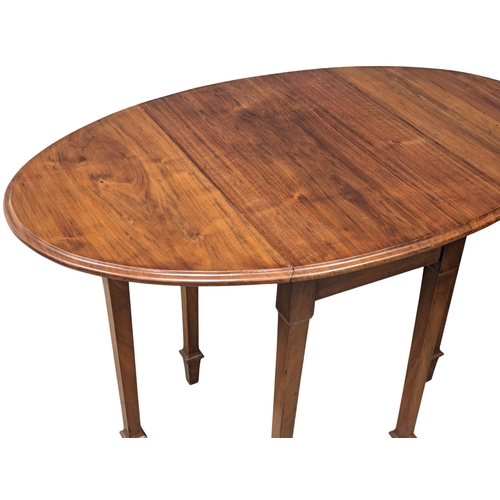 877 - An Early 20th Century walnut drop leaf table. 70x48x80cm