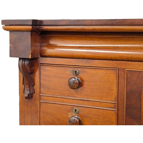 881 - A large Victorian mahogany Scotch chest of drawers. 125.5x54x139.5cm