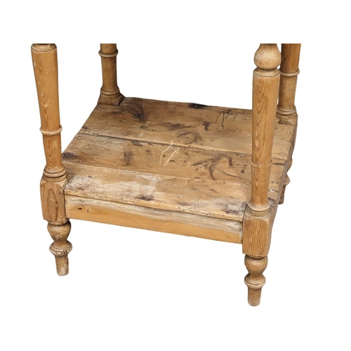 884 - A Victorian pine washstand. 53x46x88cm