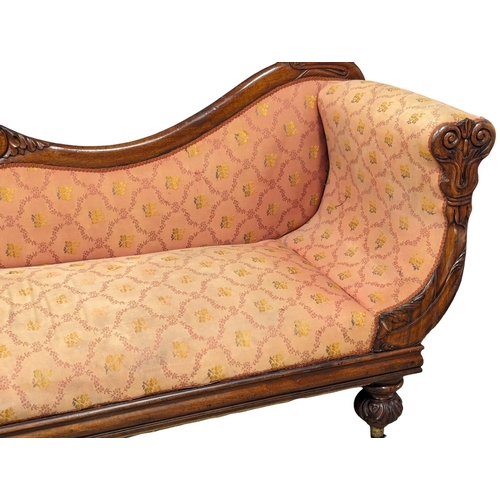 908 - A large good quality William IV mahogany chaise lounge on brass cup casters. 191cm