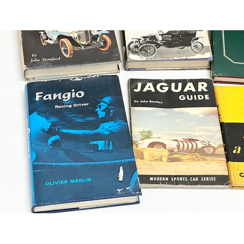 592 - A collection of vintage books on cars/racing cars.