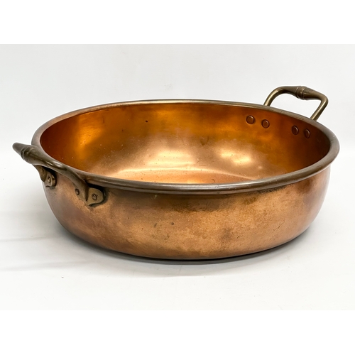 345 - Victorian copper ware. A large Victorian copper jelly pan/jam pan, with a Victorian copper pot with ... 