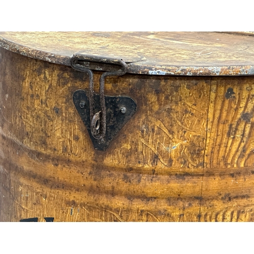 726 - A large Late 19th Century flour bin with scumble work finish simulating wood. 44x45x50cm