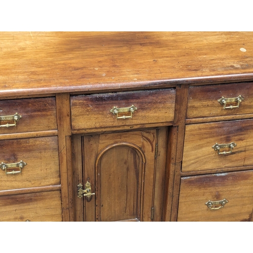 936 - A Late George III mahogany desk. Circa 1800-1820. 109x51x79.5cm