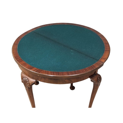 988 - A 1930s Early Georgian style turnover games table. 81x41x73.5cm