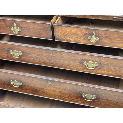 995 - A large George III mahogany writing bureau. Circa 1800. 116.5x55x120cm