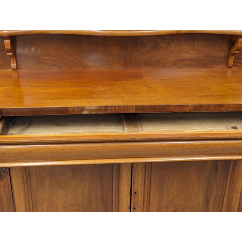 996 - A Victorian mahogany chiffonier. 121.5x47.5x163cm