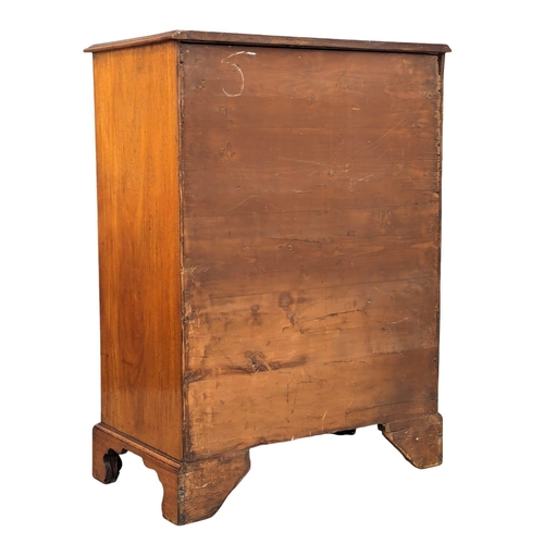 965 - A tall good quality George III 18th Century mahogany chest of drawers, with original handles and bra... 